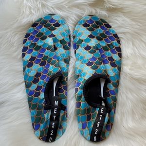 Fish Scale Water Shoes NWOT